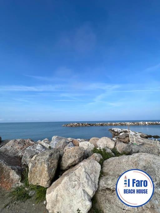 Il Faro Beach House Marina Di Pisa Exteriör bild